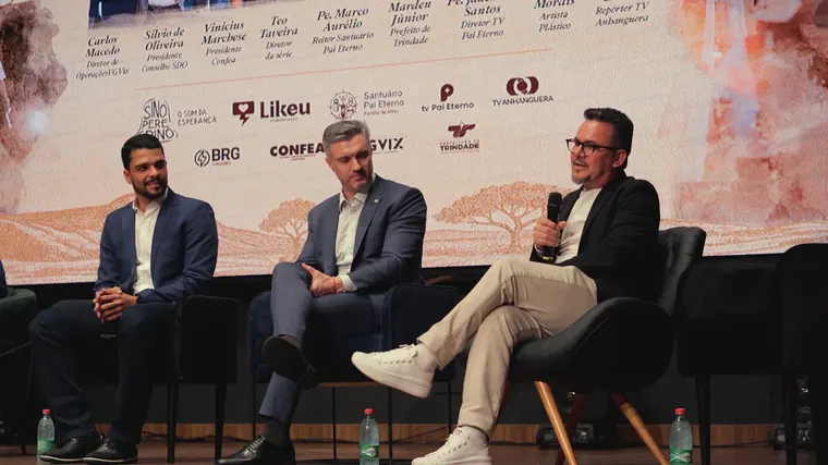 Painel com patrocinadores e realizadores da série